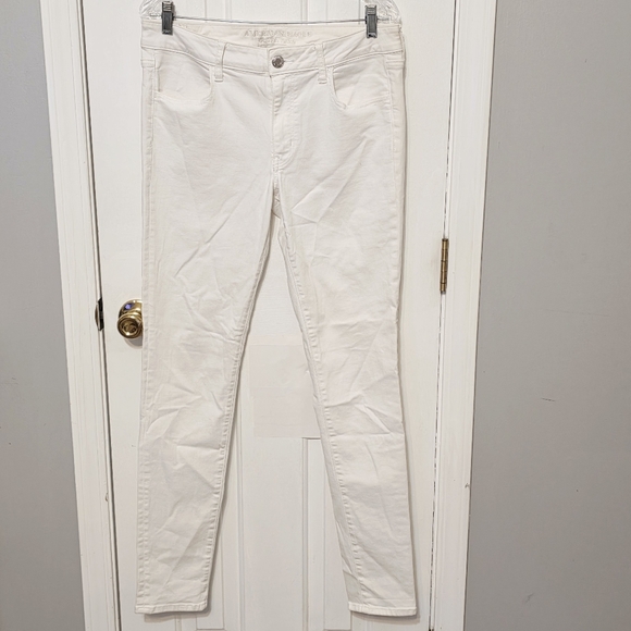 American Eagle Outfitters Denim - American Eagle White Super Stretch Skinny Jeggings Size 12 x-Long